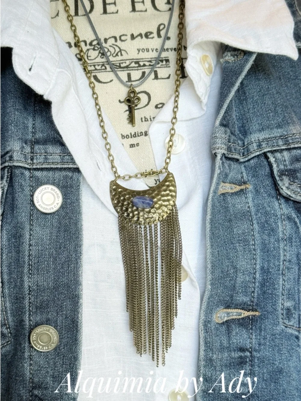 Alquimia necklace featuring